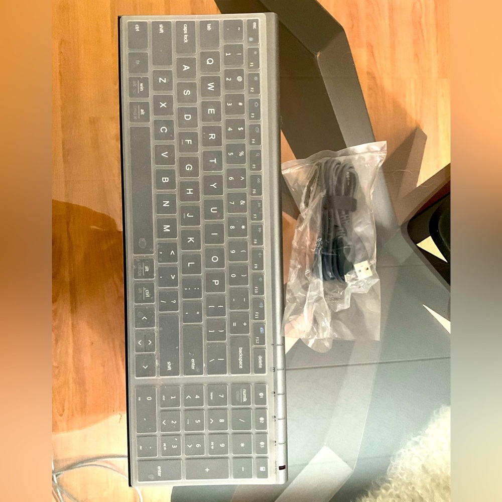 🍄3/$20 iclever keyboard